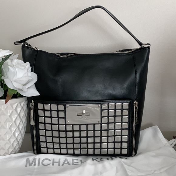 Michael Kors Medium Natalia Tile Shoulder Bag in Black - Picture 6 of 15